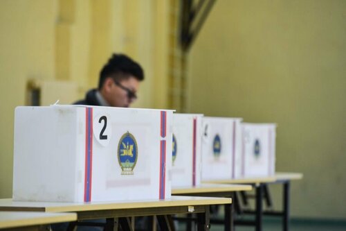 УИХ-ЫН СОНГУУЛЬД  ТӨРИЙН 27 НАМ, 2 ЭВСЭЛ ОРОЛЦОХООР МӨРИЙН ХӨТӨЛБӨРӨӨ ӨГЧЭЭ